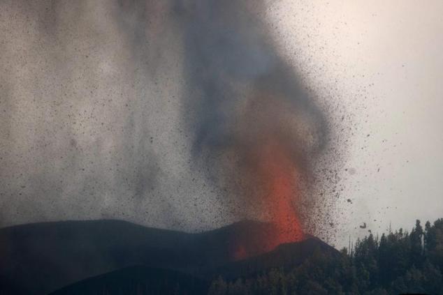 Fotos: Las espectaculares imágenes de la erupción del volcán en La Palma