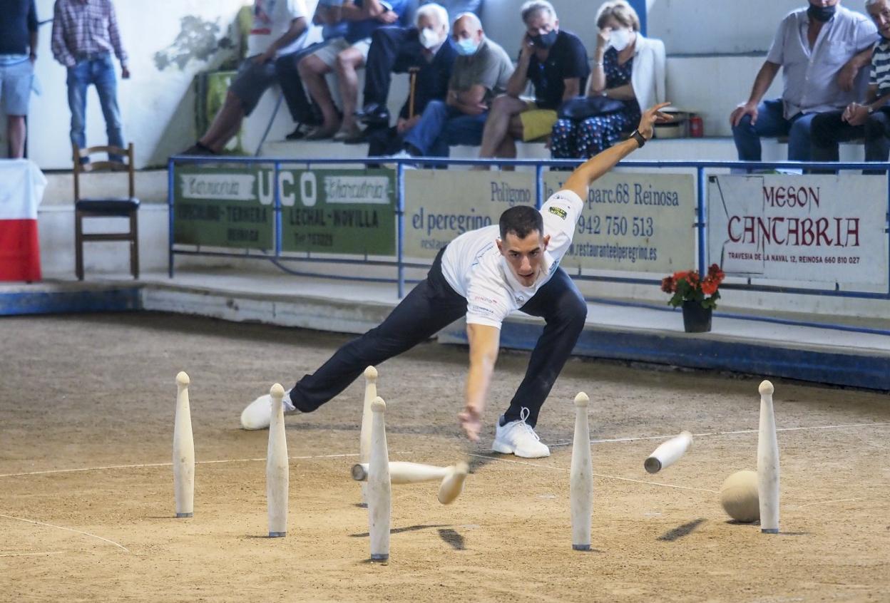 Víctor González rompe el promedio de bolos en el Circuito