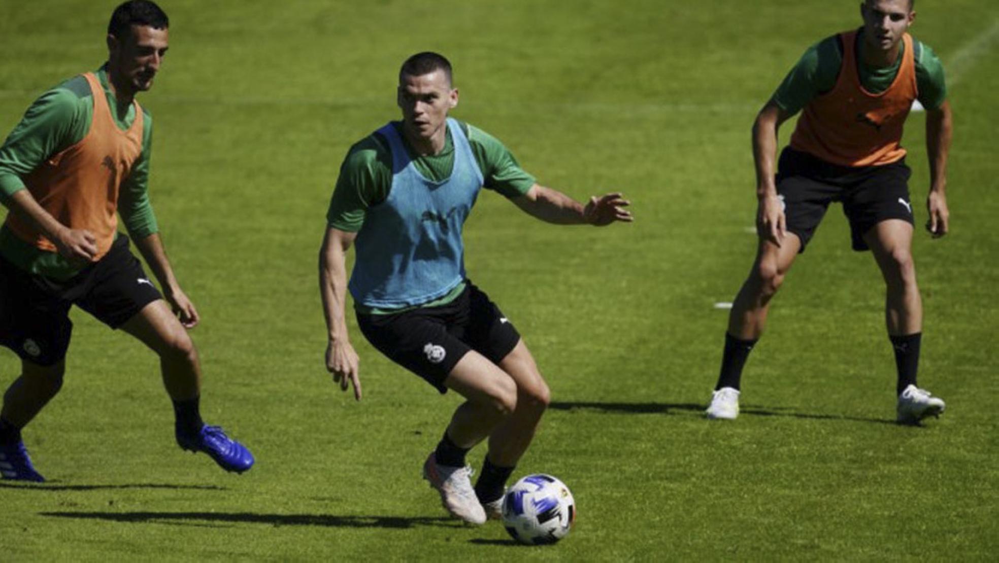 Jack Harper, en uno de los pocos entrenamientos que ha tocado balón. 