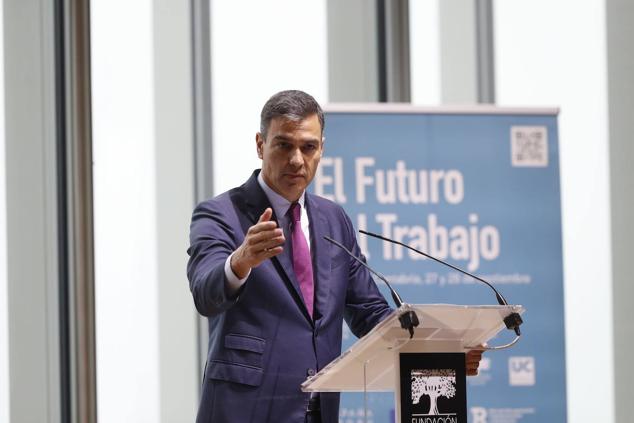 Pedro Sánchez durante su discurso en la jornada 'Diálogos sobre el Futuro' sobre empleo en el Centro Botín.