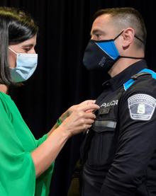 Imagen secundaria 2 - Reconocimientos y cruces al mérito, en la fiesta del patrón de la Policía Local