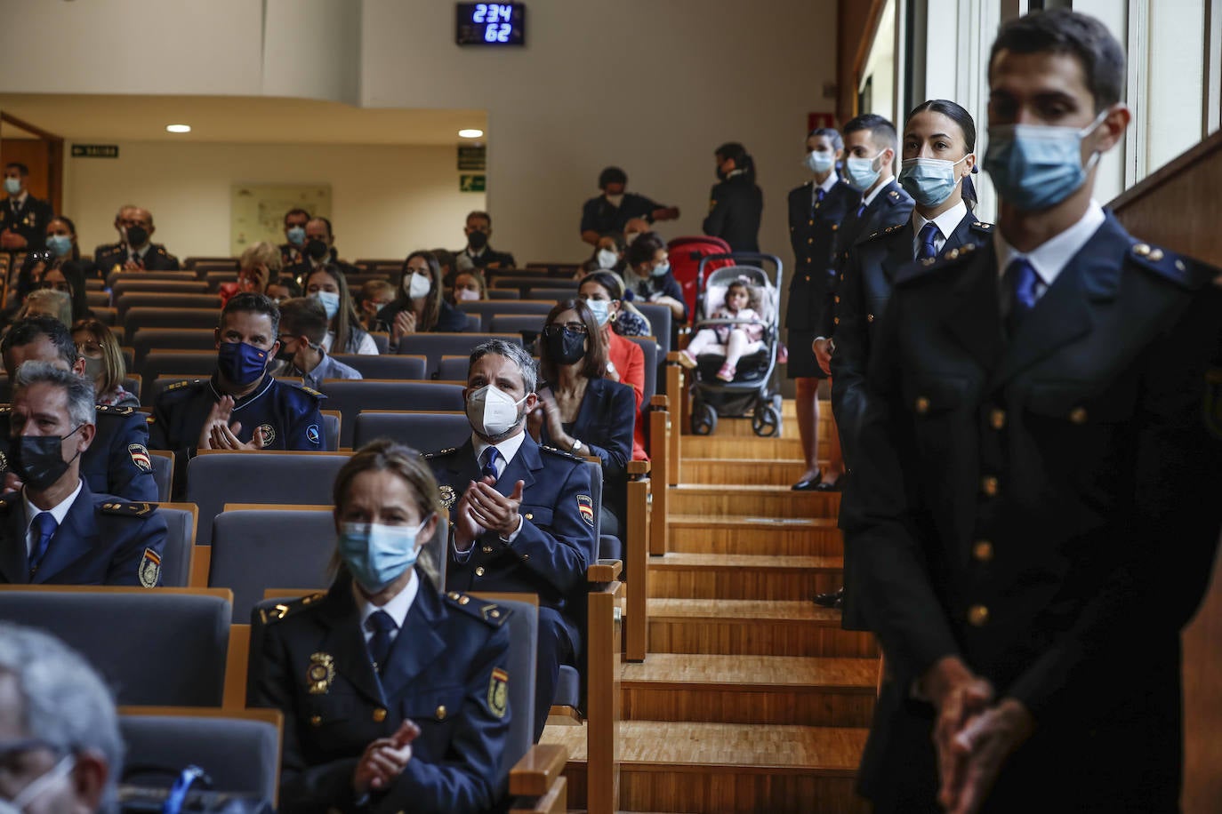 Fotos: La Policía Nacional entrega 29 Cruces al Mérito Policial a agentes y representantes de la sociedad civil