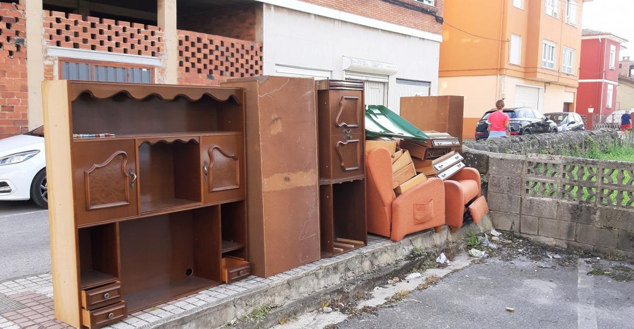 Uno de los depósitos de muebles que el gobierno municipal criticó este fin de semana. 