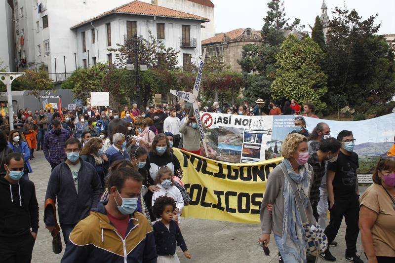 Fotos: Concentración y manifestación contra los eólicos