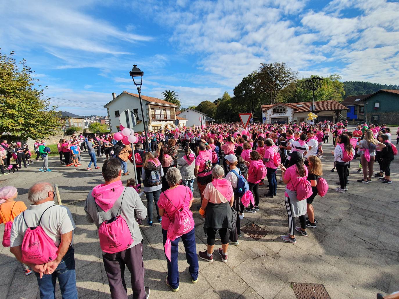 Fotos: Imágenes de la marcha contra el cáncer de mama en Puente San Miguel