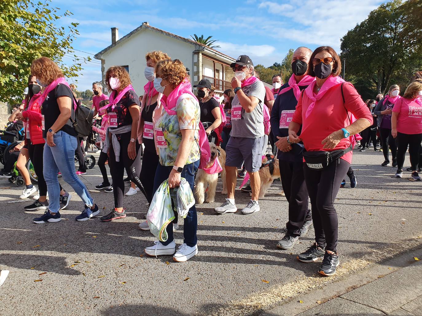 Fotos: Imágenes de la marcha contra el cáncer de mama en Puente San Miguel