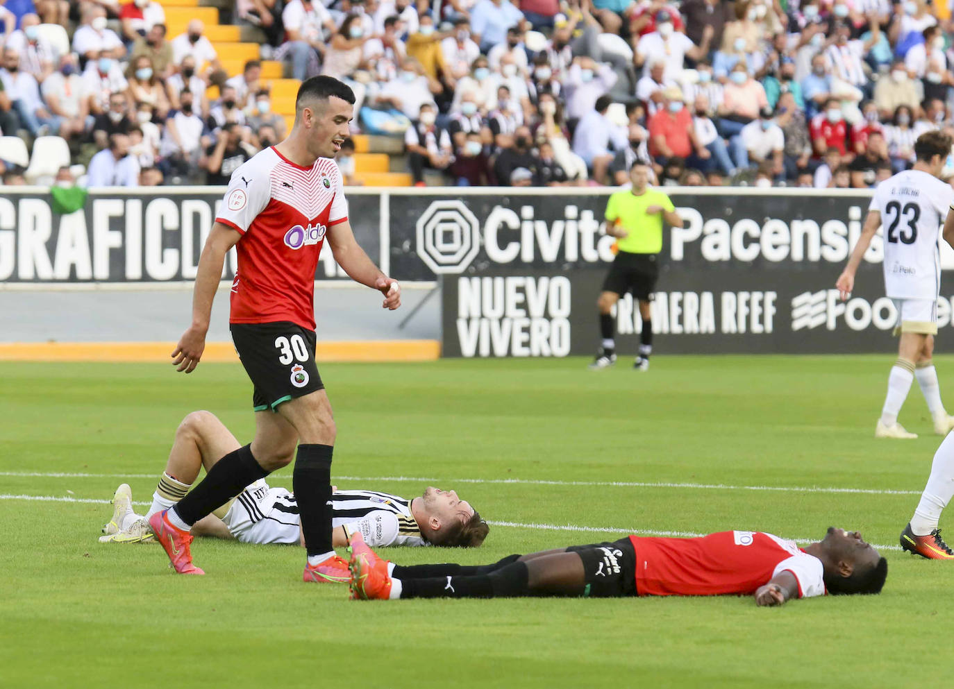 Fotos: El partido Badajoz - Racing, en imágenes