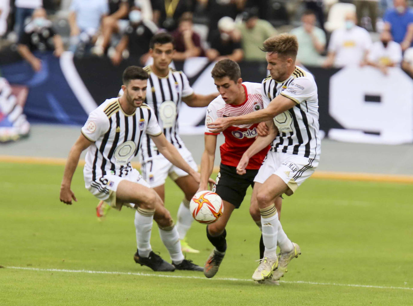 Fotos: El partido Badajoz - Racing, en imágenes