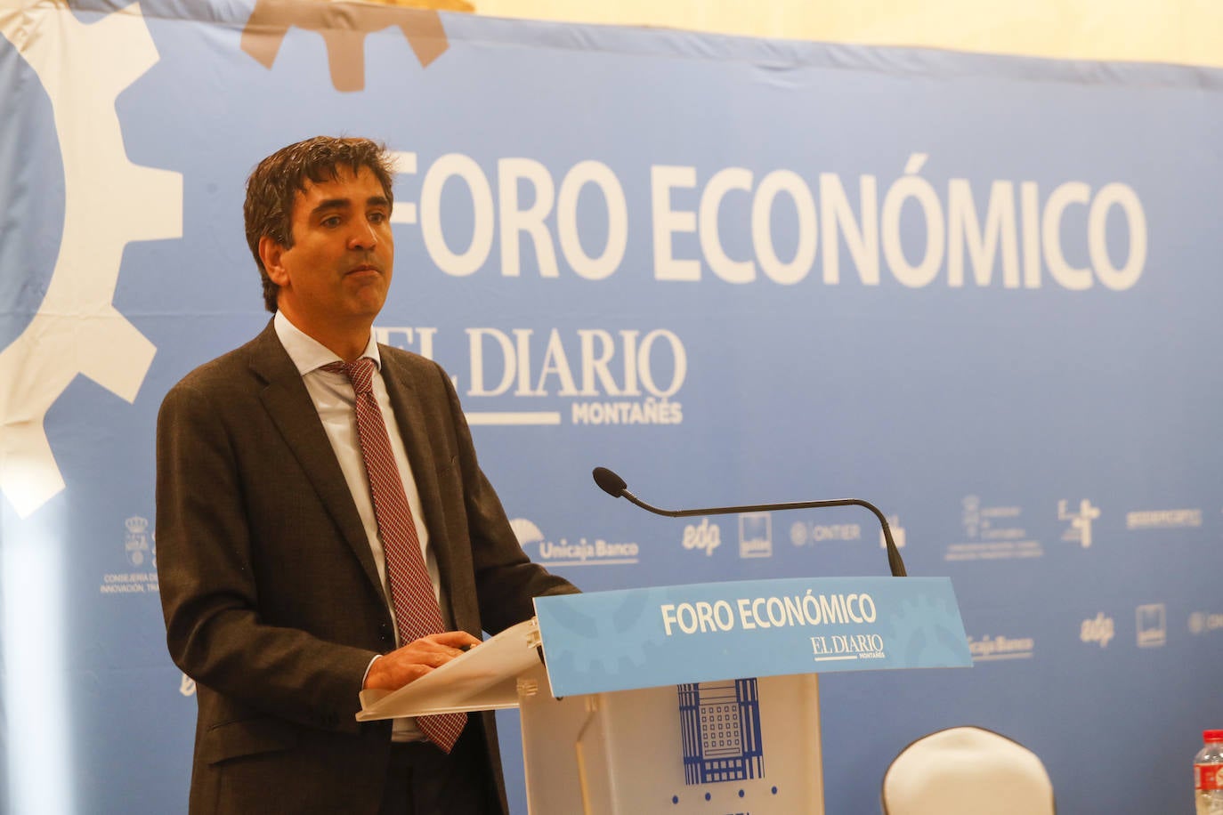 Fotos: García Andrés en el Foro Económico de El Diario Montañés