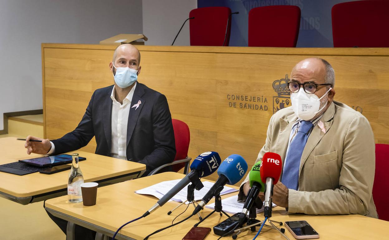 Wallmann y Rodríguez, en la rueda de prensa ofrecida esta mañana en la Consejería de Sanidad.