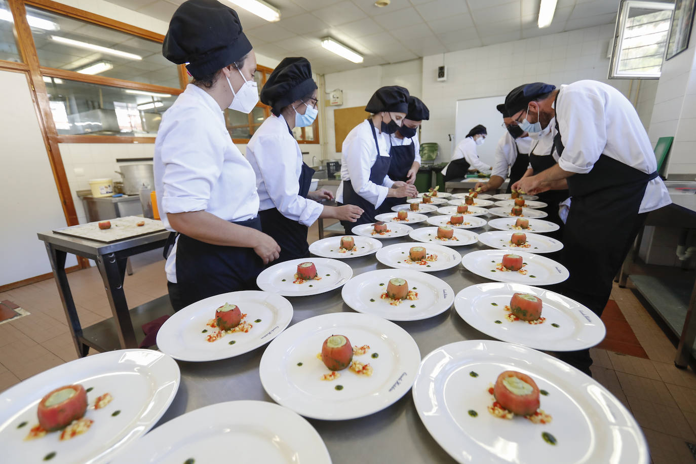 Fotos: Las Olimpiadas CantabriaSkills llegan la la cocina