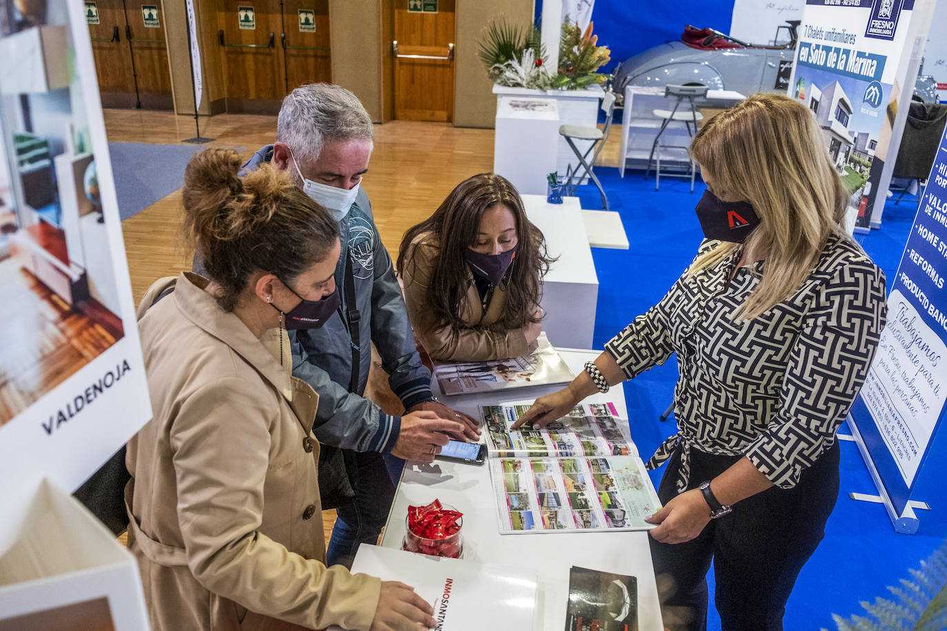 Los profesionales destacan la «positiva afluencia de público» en esta quinta edición del Salón Inmobiliario y que «el cliente no ha venido a perder el tiempo»