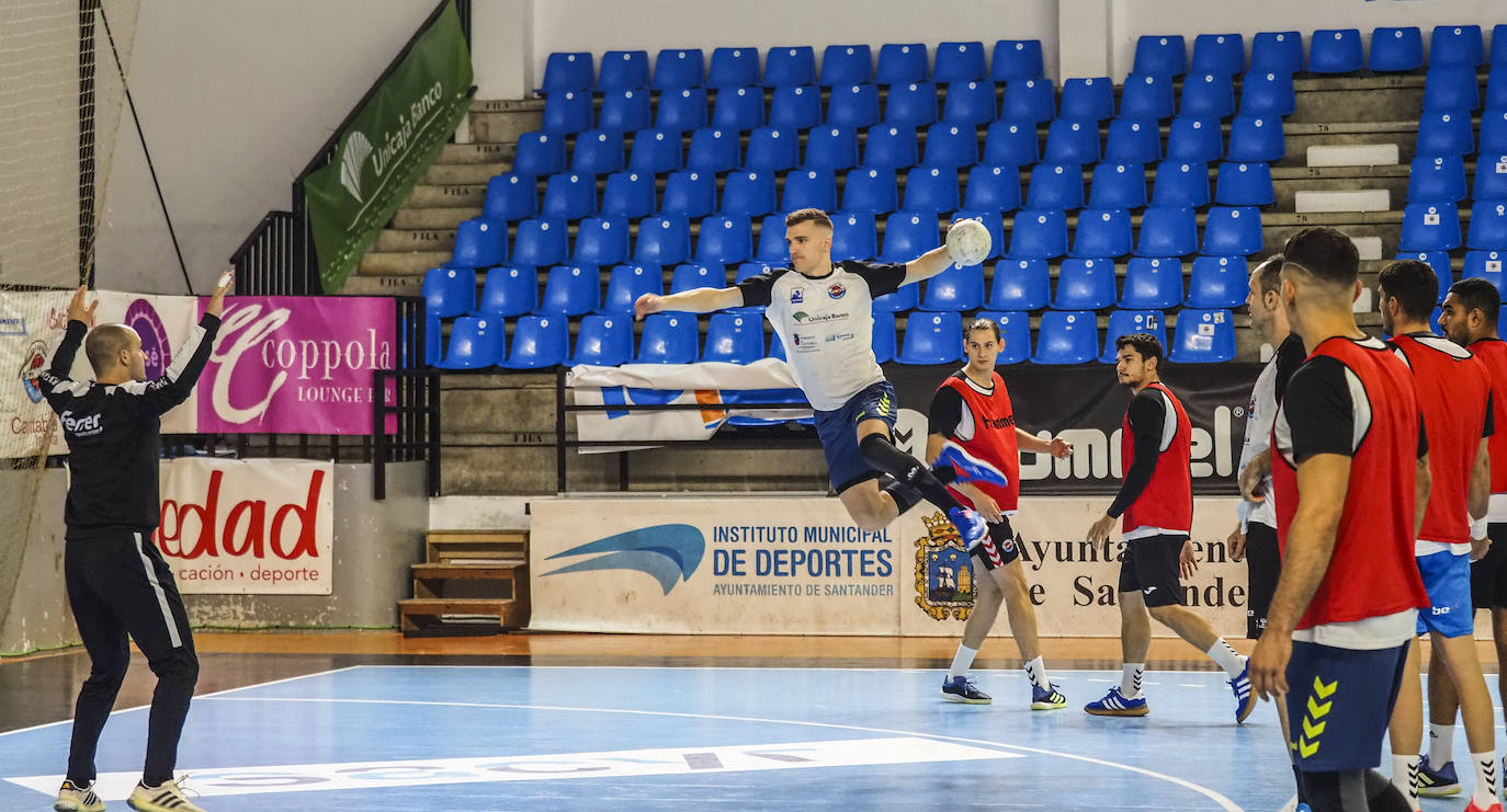 Fotos: El Unicaja se prepara para recibir al Bathco en La Albericia