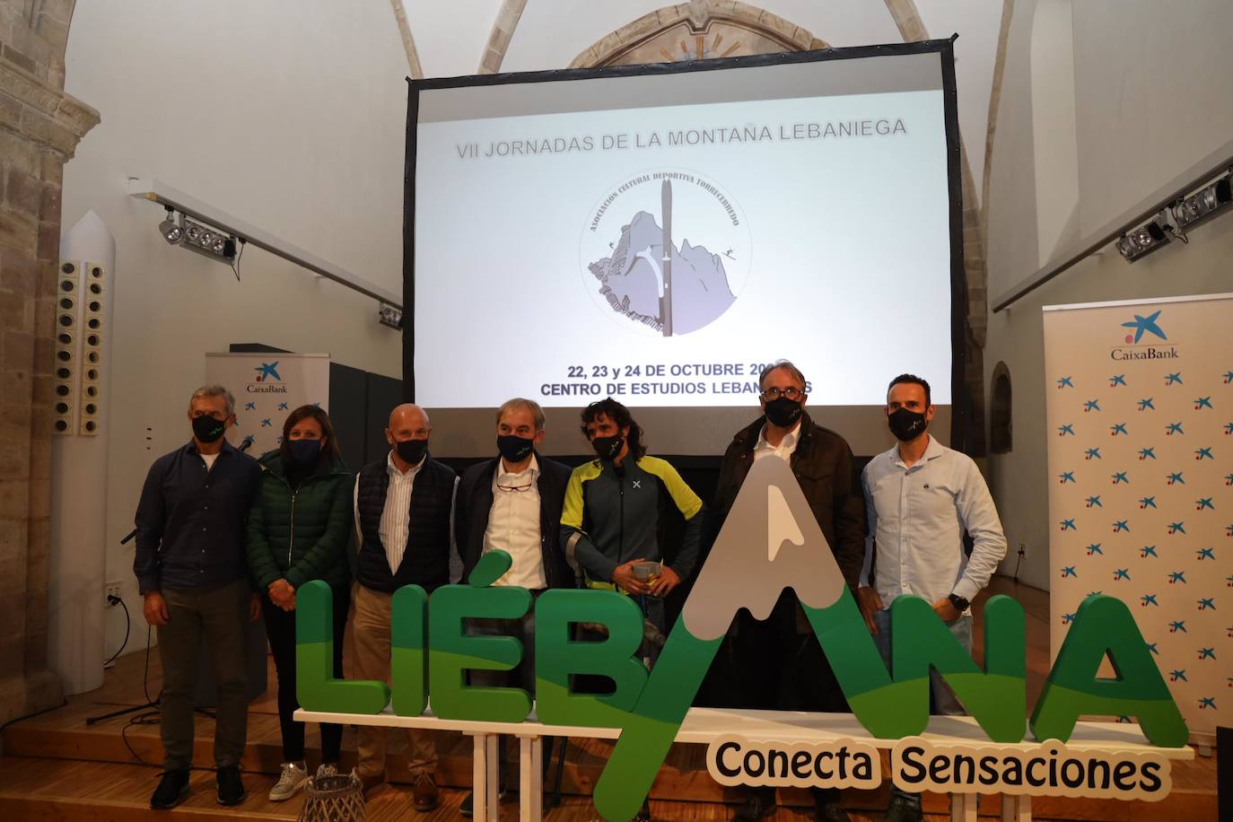 Autoridades y patrocinadores de las Jornadas de la Montaña Lebaniega