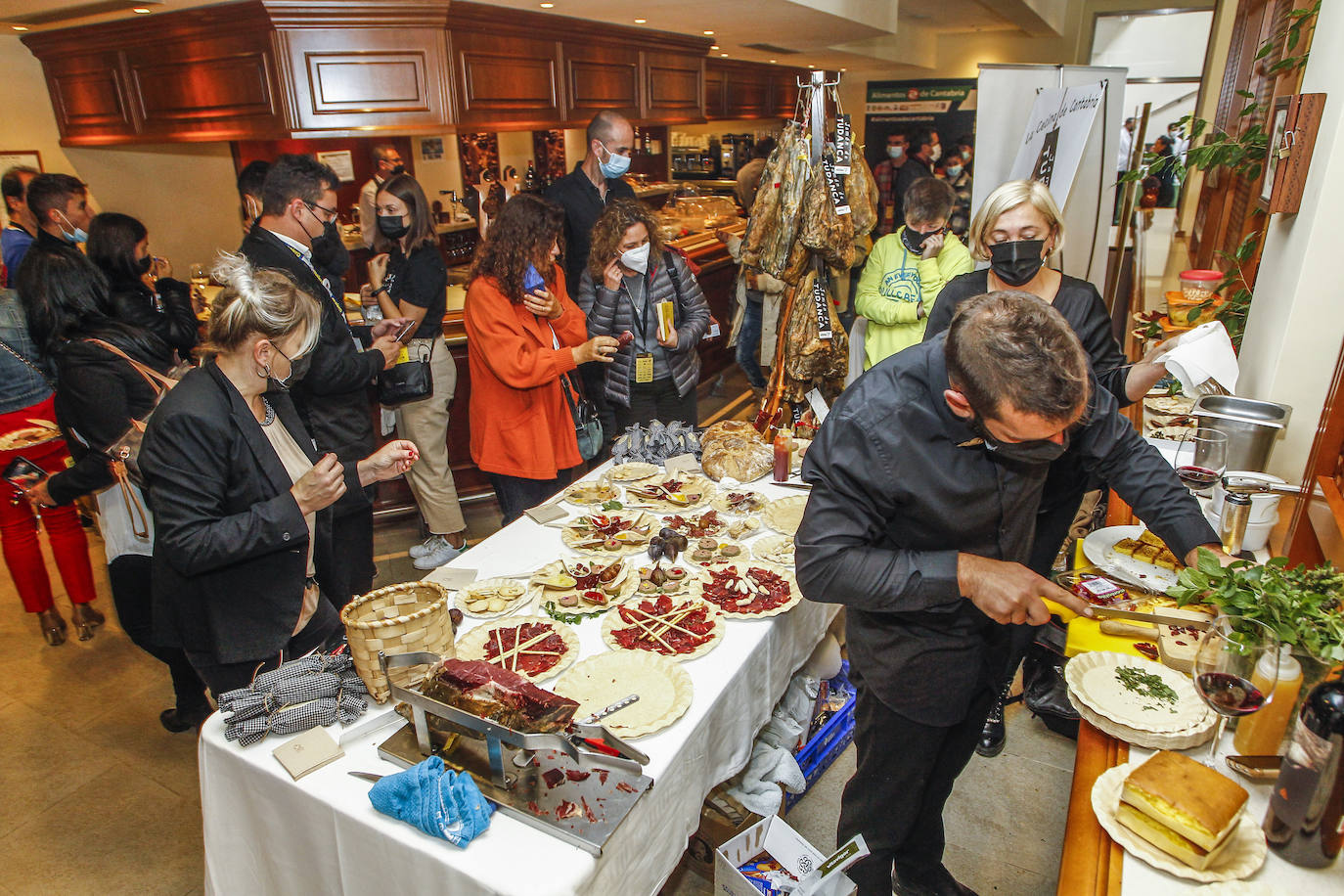 Puente Viesgo abre la primera edición de 'Sabor en Cantabria', un encuentro para profesionales y aficionados a la gastronomía, el turismo y la agroalimentación