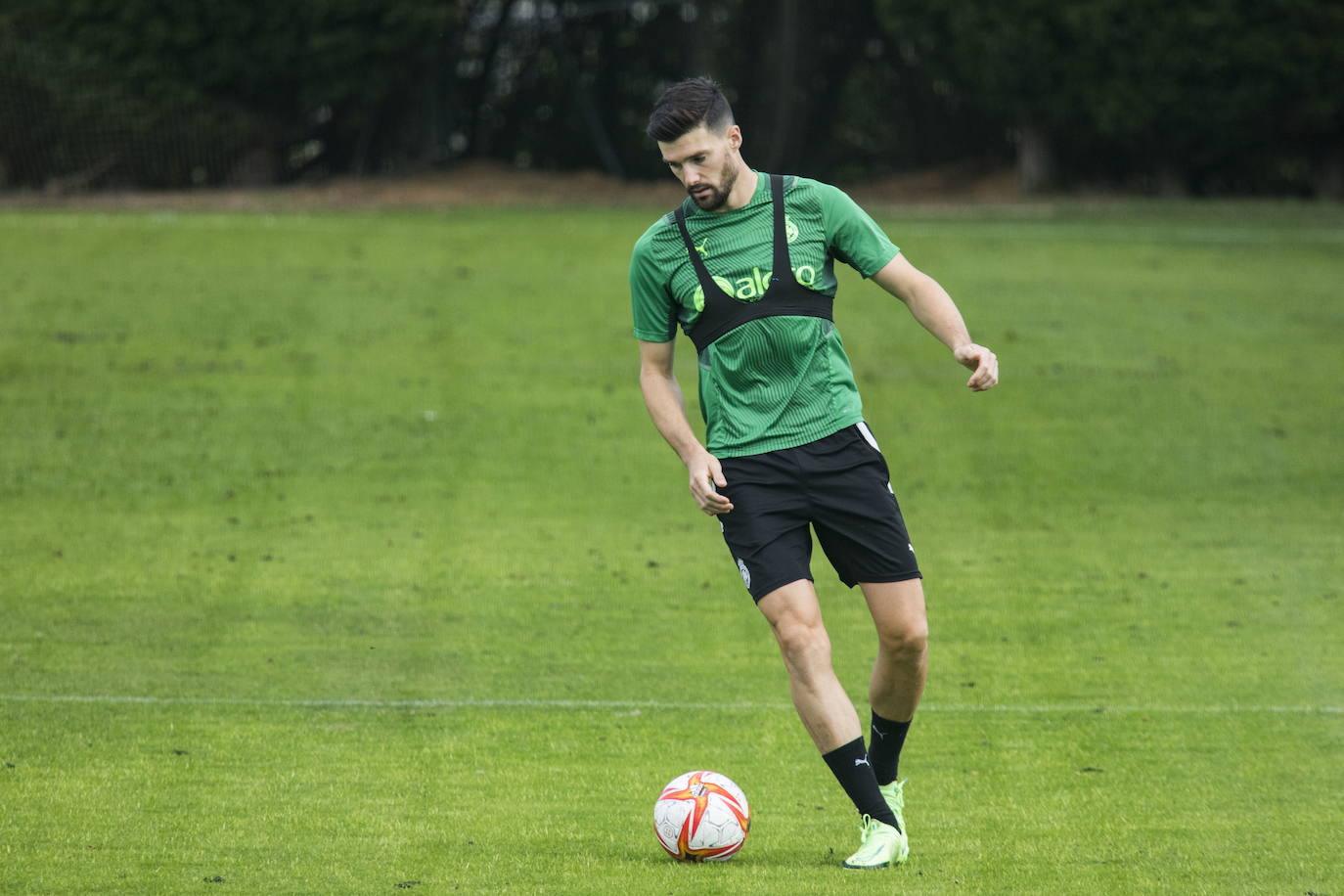 Eneko Satrústegui, en un entrenamiento en La Albericia.