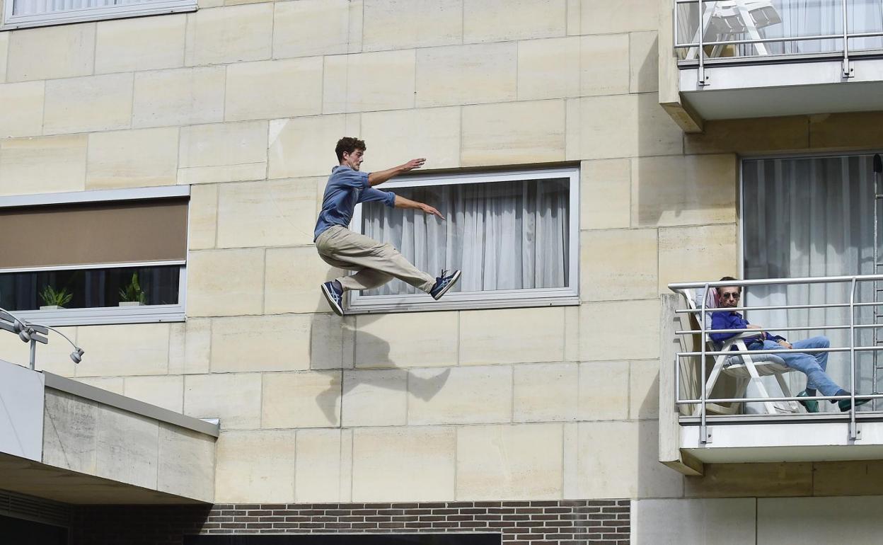 Por primera vez habrá parkour gracias a los belgas Be Flat, que actuarán en Castro Urdiales, con 'Ludo & Arsène'. 