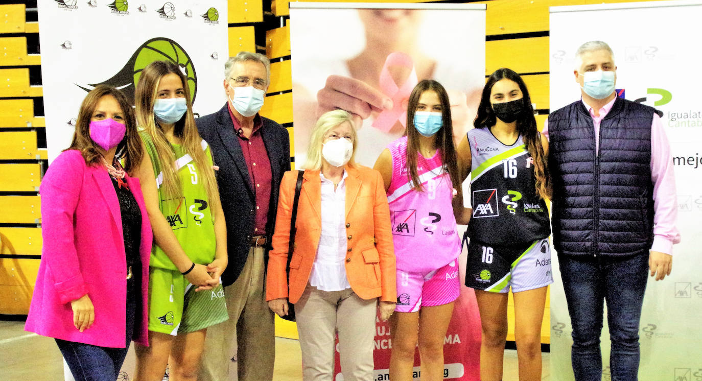 Era la sexta jornada de liga de Primera Nacional Femenina en la que participaba AXA Igualatorio Cantabria, que recibía a una de las mejores canteras del baloncesto nacional, Ponce Valladolid. Para esta ocasión especial las cántabras lucieron una versión en color rosa, color de la lucha contra el cáncer de mama que es el nuevo equipaje que presentaron en el descanso del partido. 