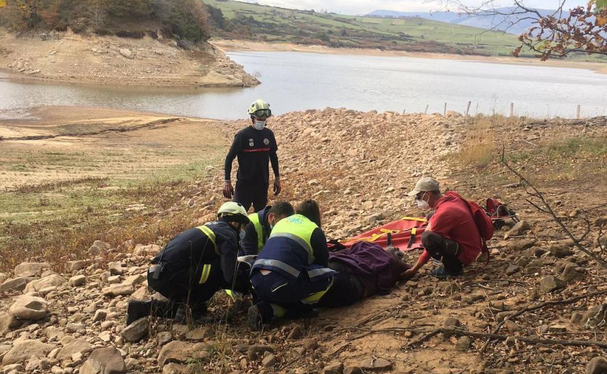 Rescatada una senderista que se rompió un tobillo en el Pantano del Ebro