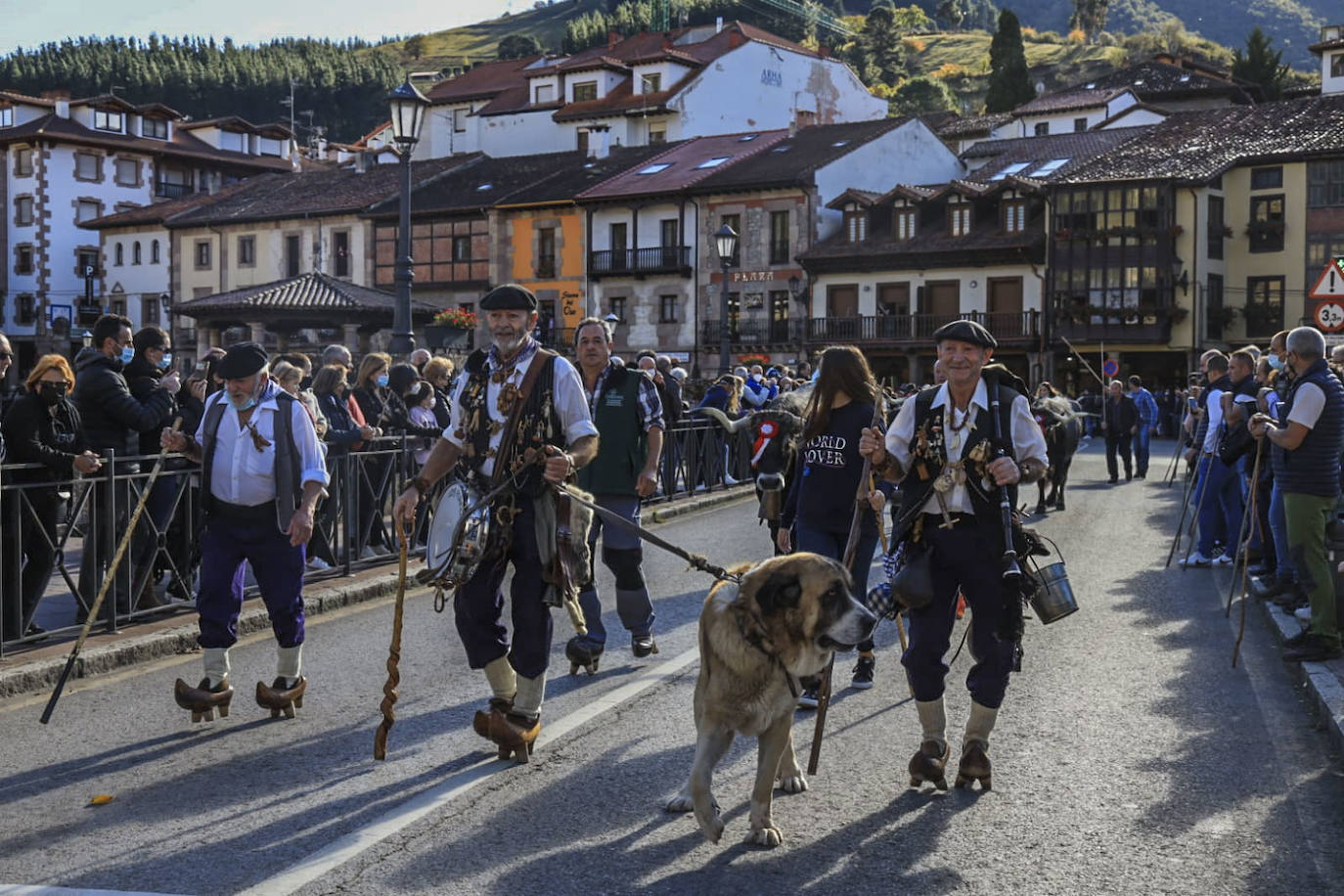 Fotos: Las mejores imágenes de la feria ganadera de Los Santos en Potes