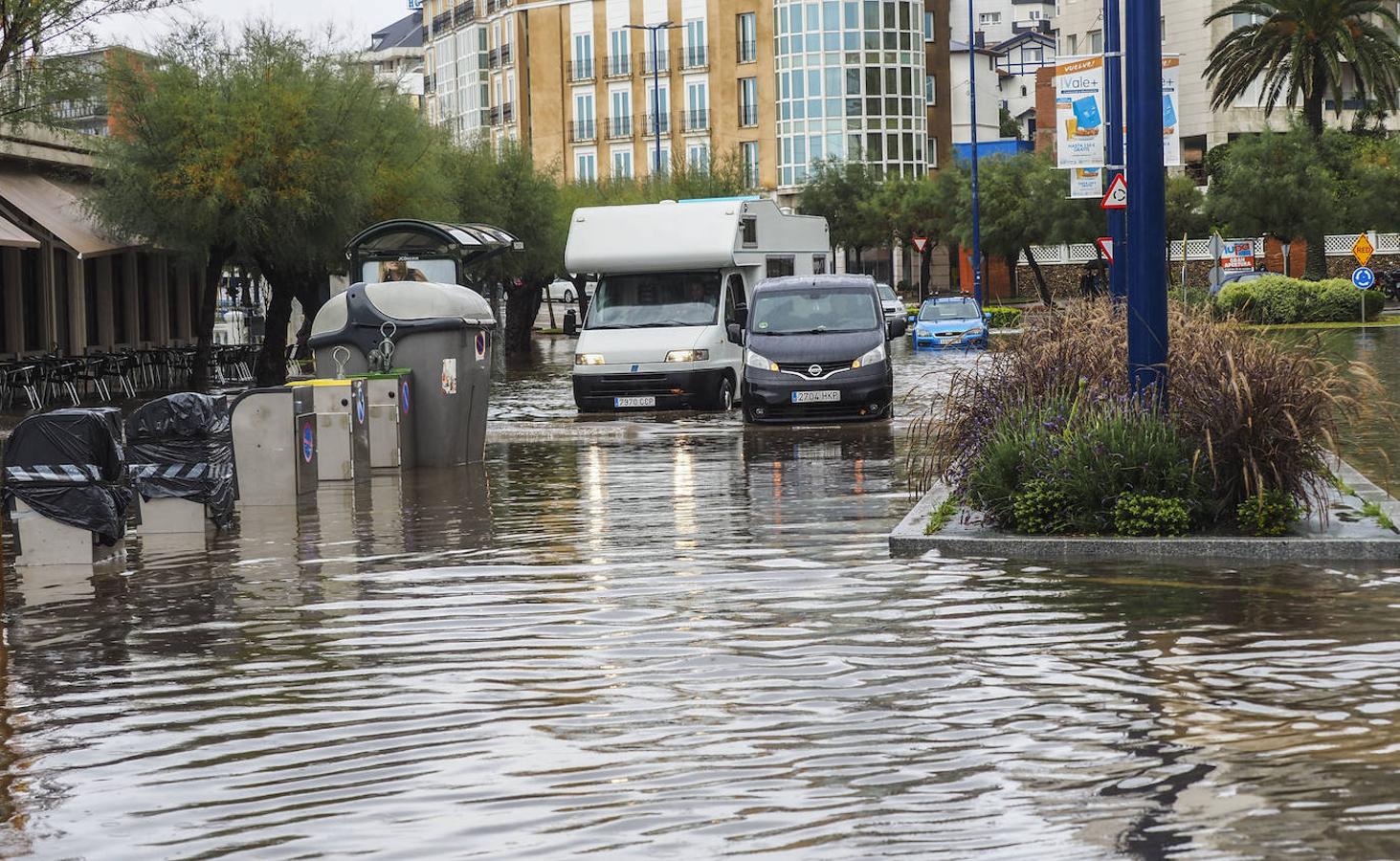 El tráfico y los negocios del entorno, los más afectados por las precipitaciones.