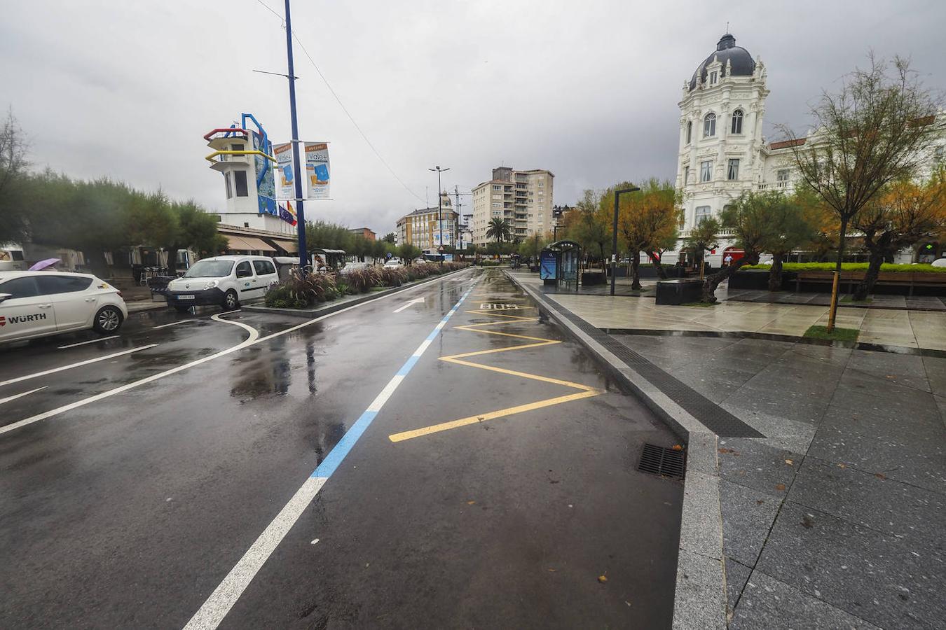 Este viernes ha sido de limpiezas en El Sardinero