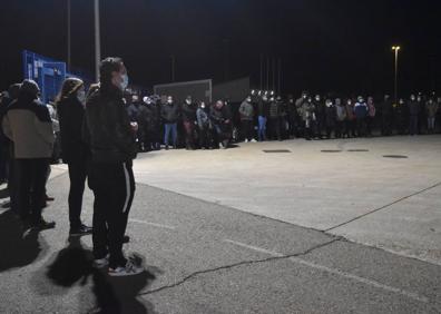 Imagen secundaria 1 - Cálido minuto de silencio en Aguilar por el cántabro fallecido en Siro