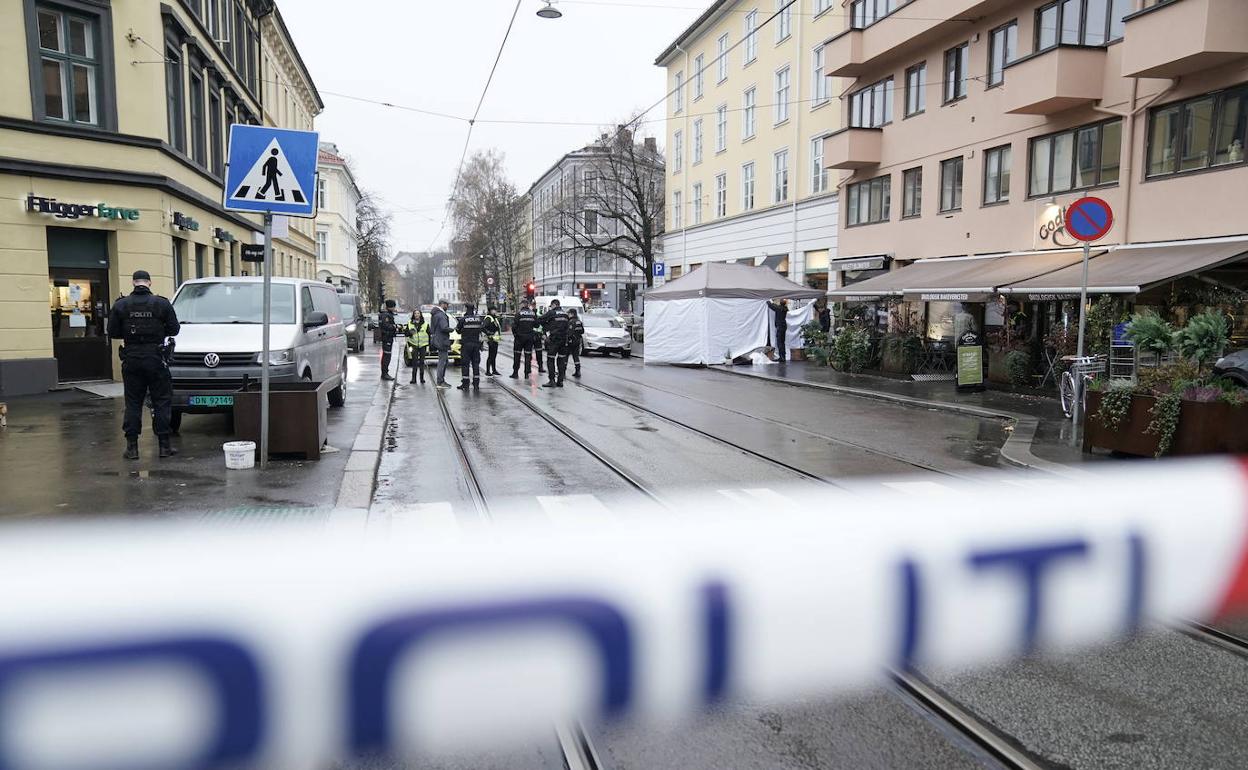 Calle de Oslo donde el individuo mató a un hombre y atacó a un policía.