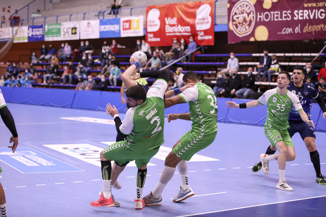 Un gol de Parker en los segundos finales deja a los santanderinos sin una merecida victoria ante el Benidorm