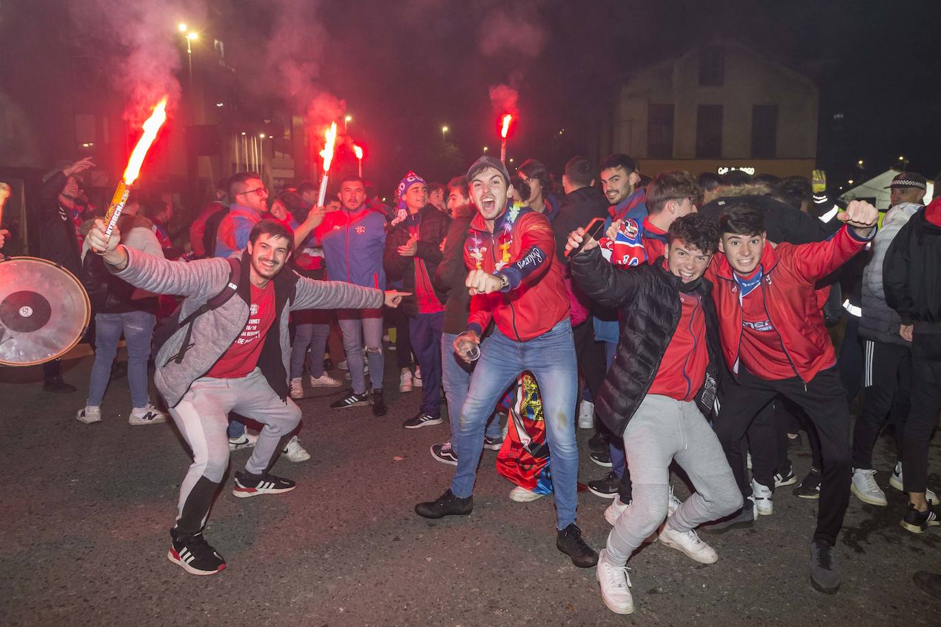 Fotos: El recibimiento a los jugadores del Solares tras clasificarse para la Copa del Rey