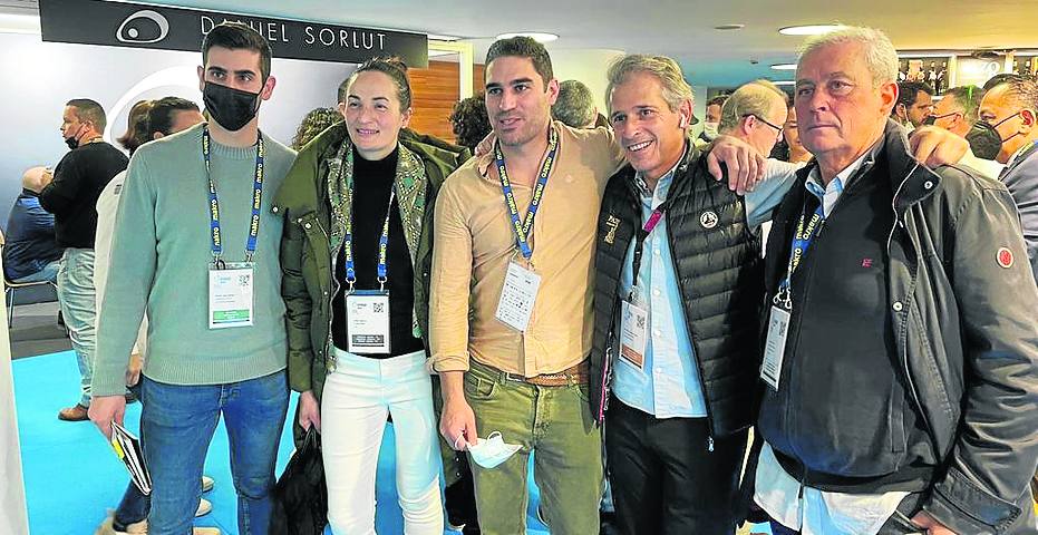 Miguel Sáez (Cenador deAmós), Elvira Abascal (El Nuevo Molino), Andrés Rodríguez (Cenador de Amós), representante de Pazo de Barrantes y Daniel Barquín (Redamar).