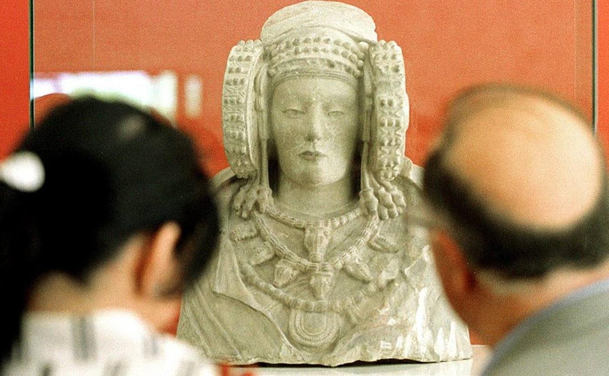 La 'Dama de Elche' ya viajó a Alicante en 2006. Su ayuntamiento quiere que vuelva ahora, en el 125 aniversario de su hallazgo. 