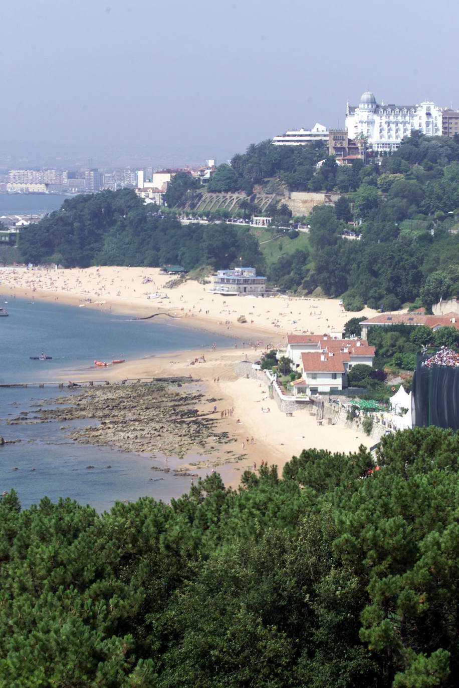 21/07/2000. Panorámica de la Playa de La Magdalena, playa de Los Peligros, balneario, Hotel Real, Avenida de Reina Victoria