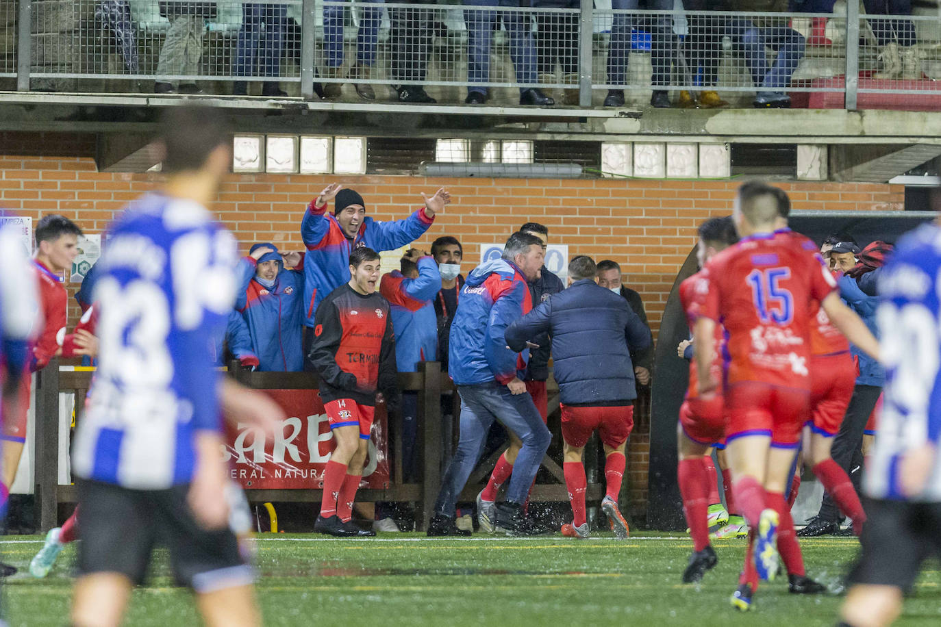 Fotos: Imágenes del partido Solares-Espanyol