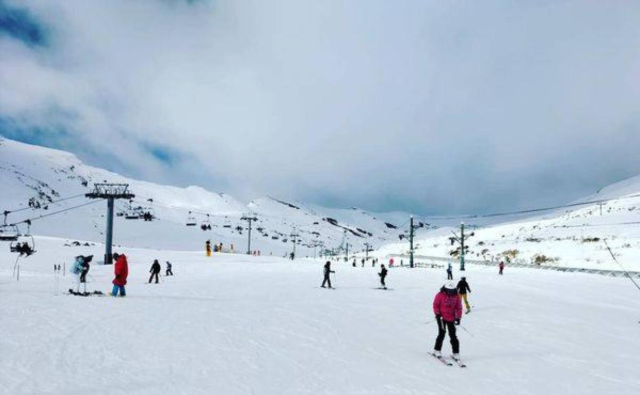 La estación de esquí de Alto Campoo inicia el puente con todas sus pistas abiertas