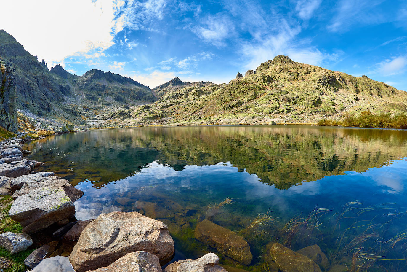 Vistas desde la Laguna Grande de Gredos (Ávila).