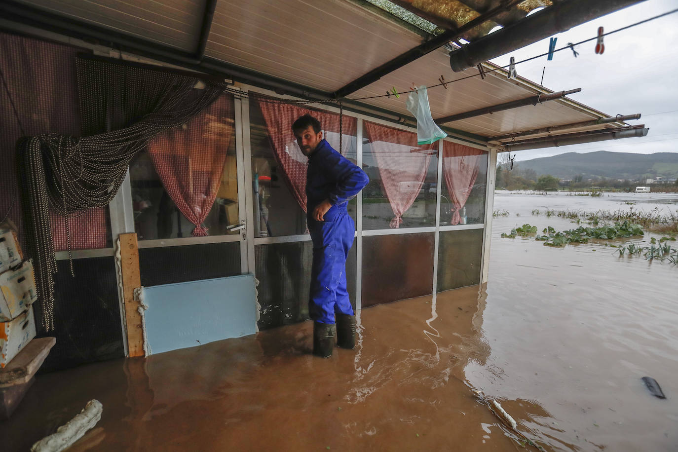 Fotos: El Pas se desborda e inunda Piélagos