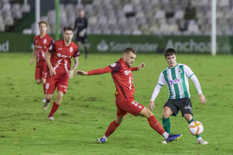 Fotos: Las imágenes del Racing - Rayo Majadahonda