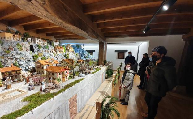 Barcenaciones. El nacimiento recrea las casas del bello pueblo del municipio de Reocón. 