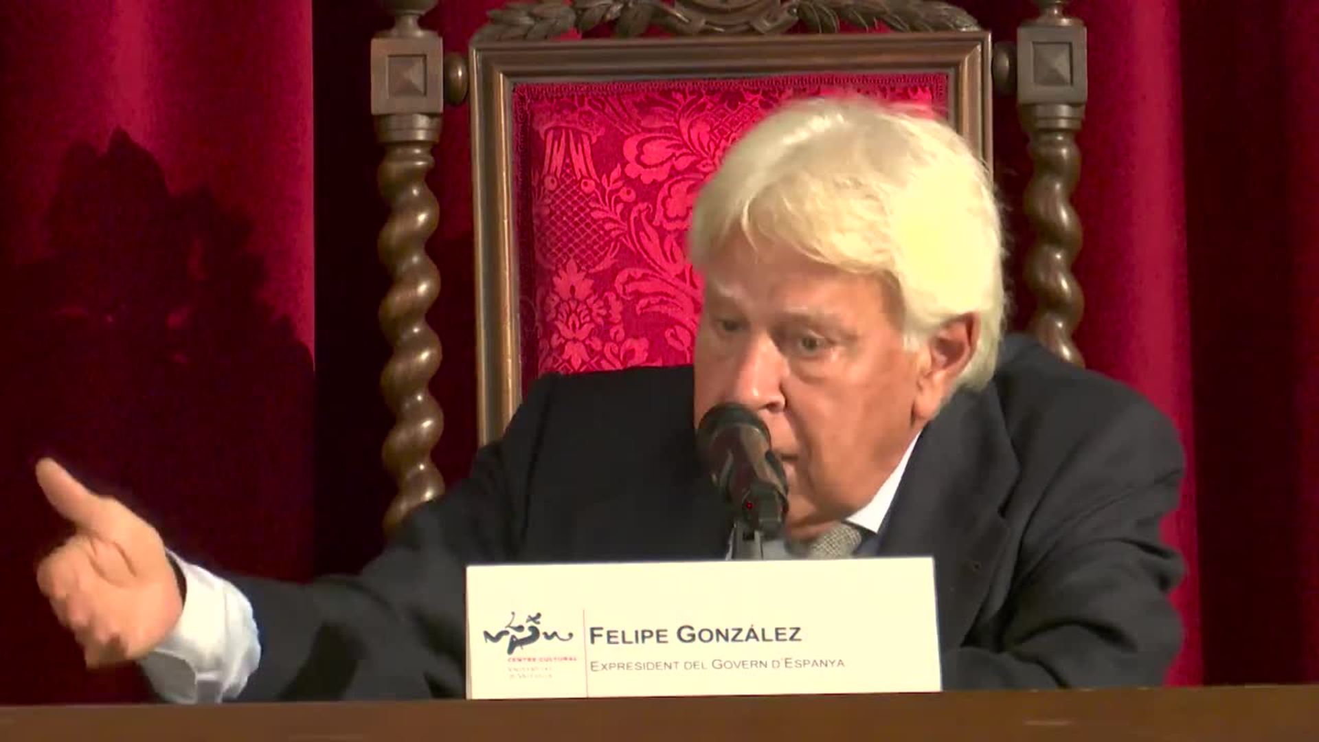 González: "Me aterra oír a gente absolutamente segura de lo que hacer con el bichito"