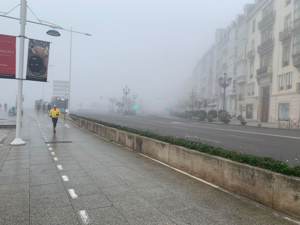 Fotos: La niebla en el amanecer de Santander