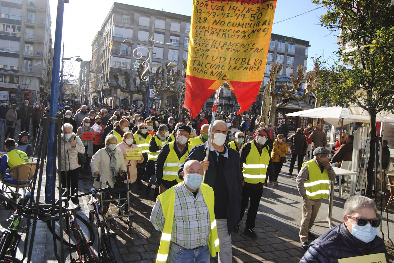 Fotos: Santoña se echa a la calle