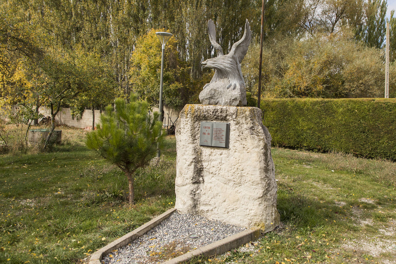 Escultura en homenaje al Cantar del Mío Cid, en la localidad burgalesa de Vivar del Cid.