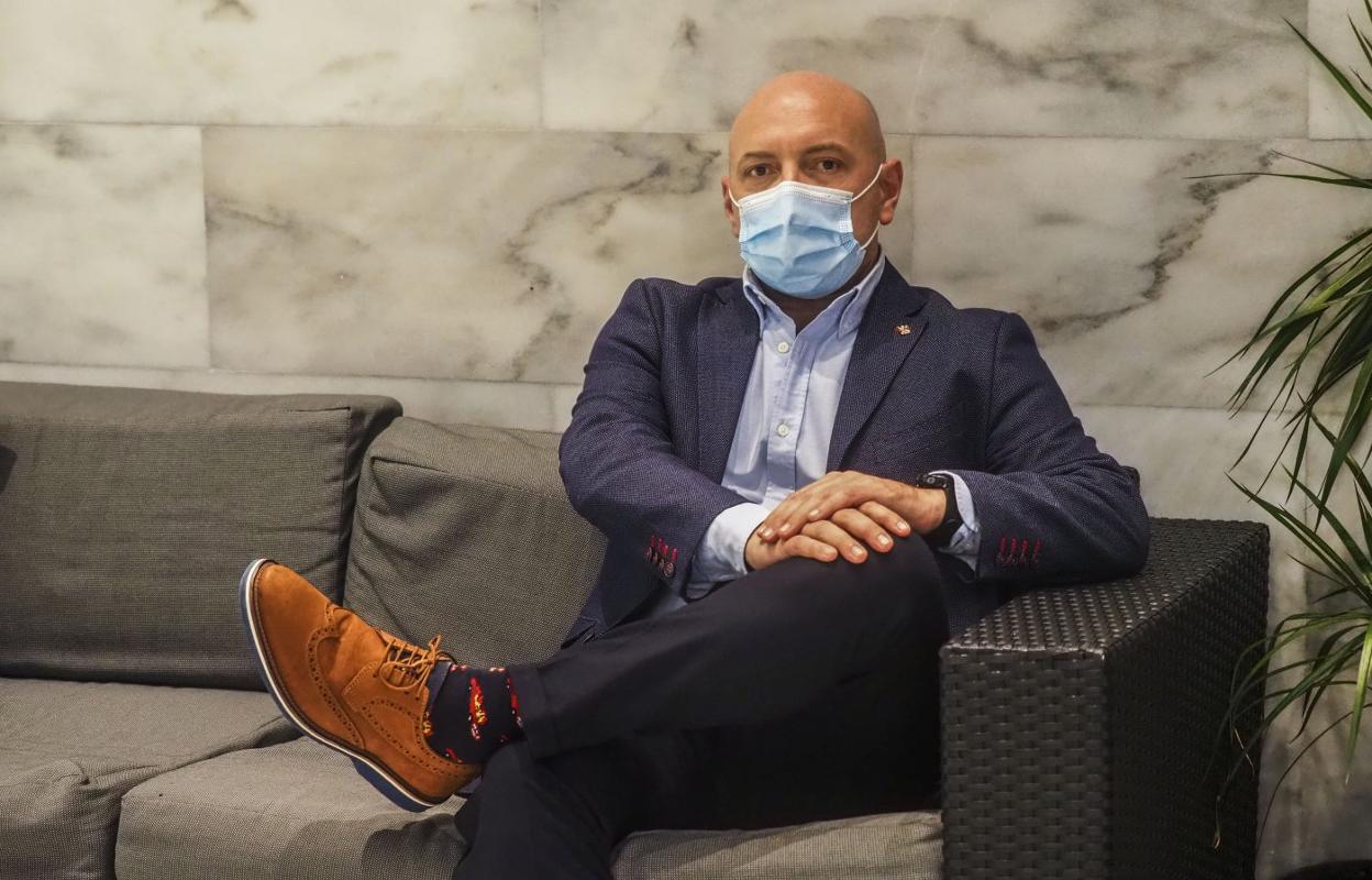 Norberto Ortiz, presidente de la Federación Cántabra de Bolos, en el Palacio de Festivales. 