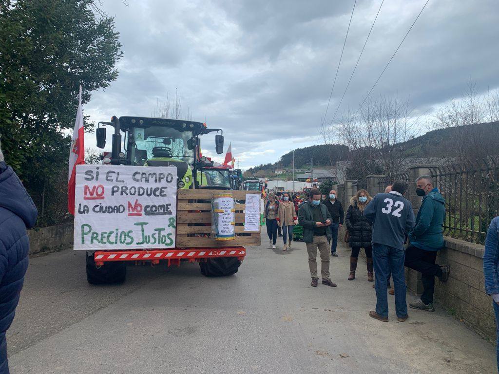 Fotos: Concentración de ganaderos en Meruelo