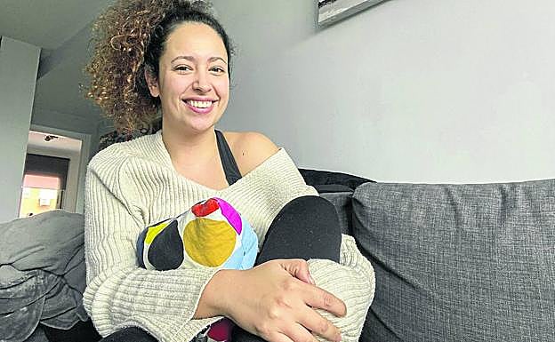 María Edesa, en su domicilio de Madrid donde tuvo que pasar sola la Nochebuena y la Navidad. 