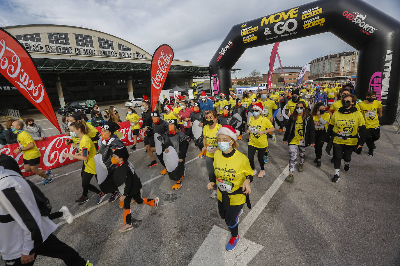 Fotos: Así ha transcurrido la San Silvestre de Torrelavega para recaudar alimentos para Cruz Roja