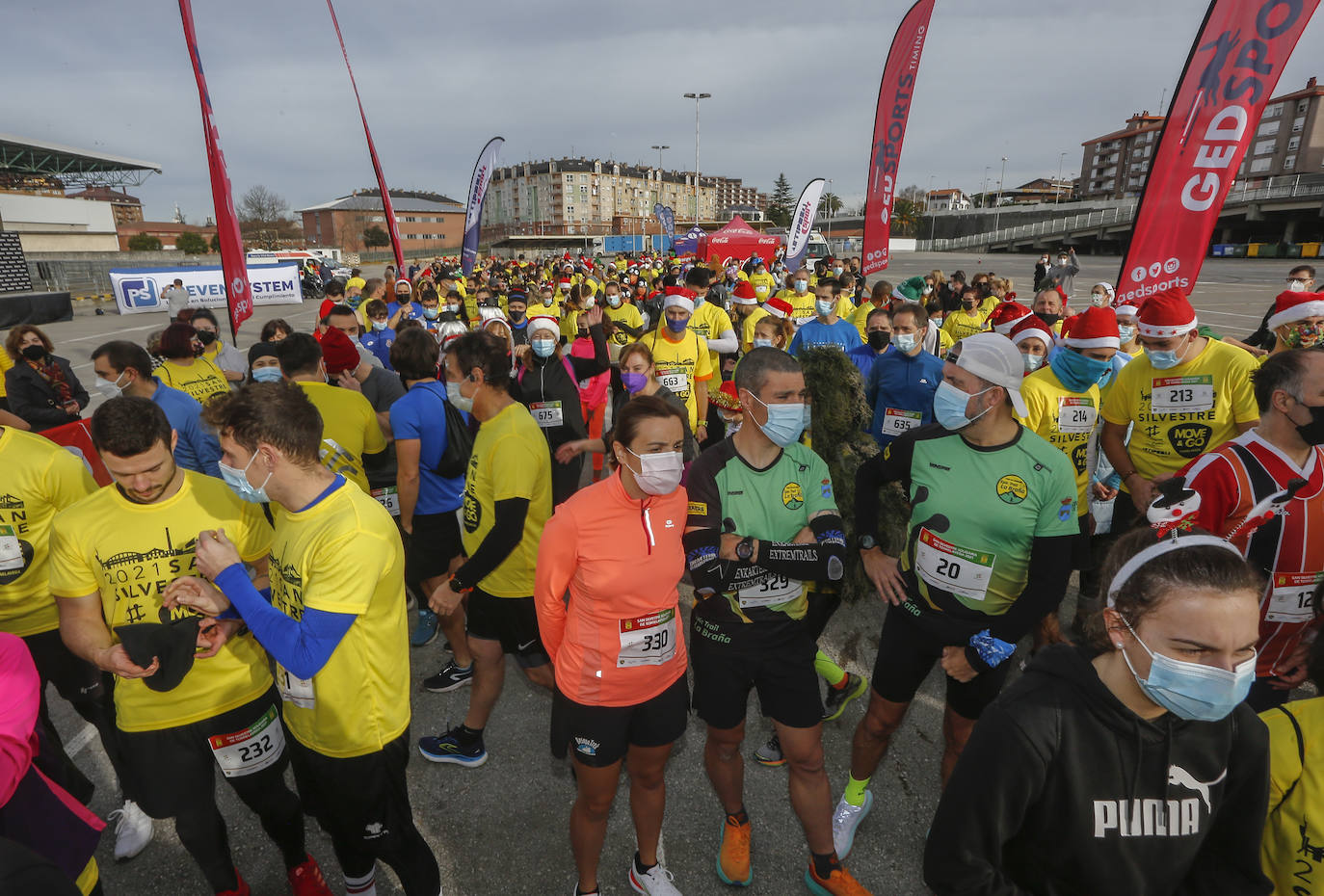 Fotos: Así ha transcurrido la San Silvestre de Torrelavega para recaudar alimentos para Cruz Roja