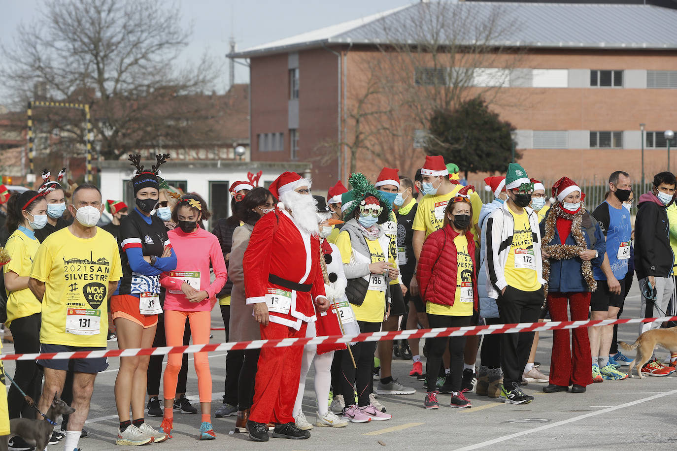 Fotos: Así ha transcurrido la San Silvestre de Torrelavega para recaudar alimentos para Cruz Roja