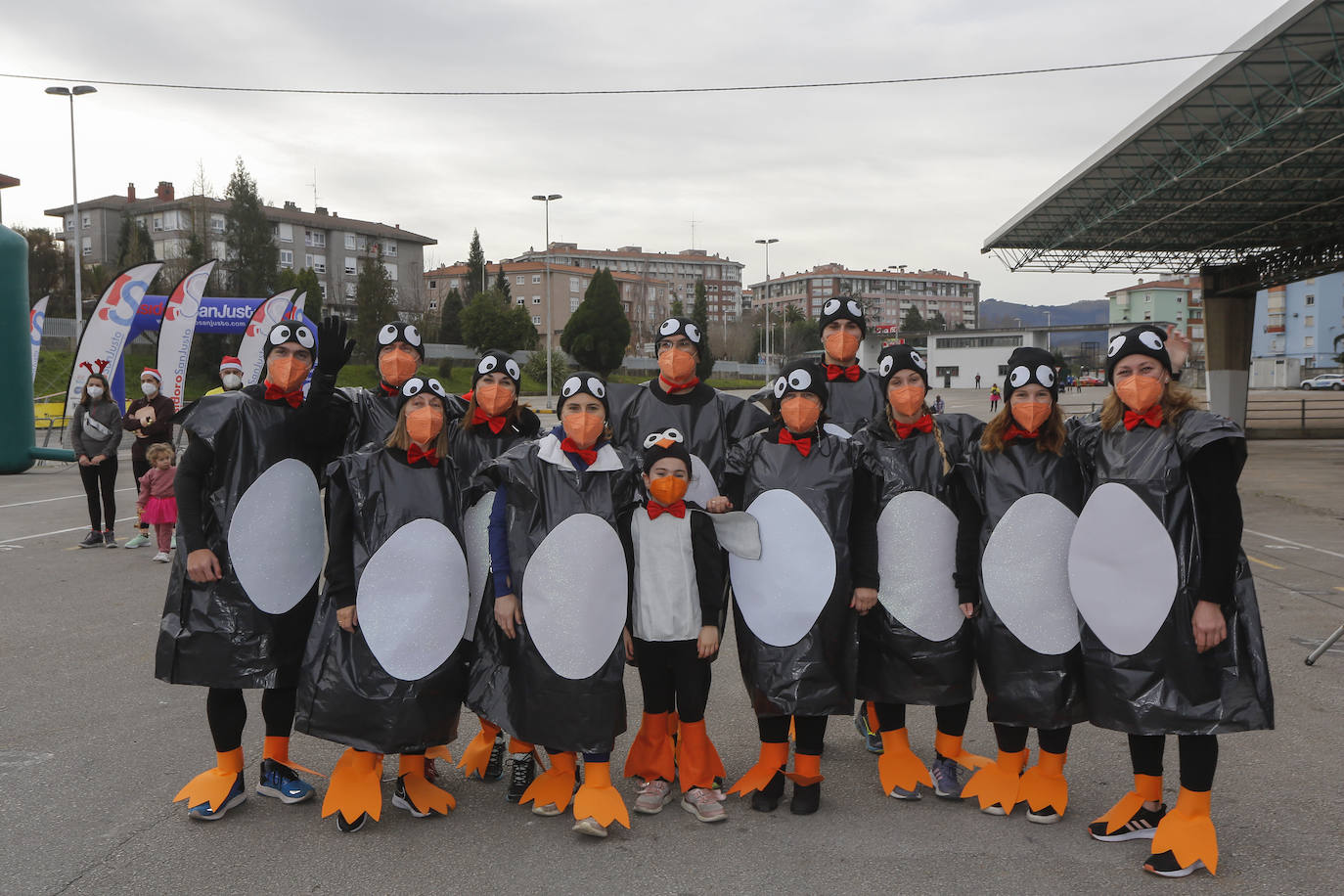 Fotos: Así ha transcurrido la San Silvestre de Torrelavega para recaudar alimentos para Cruz Roja